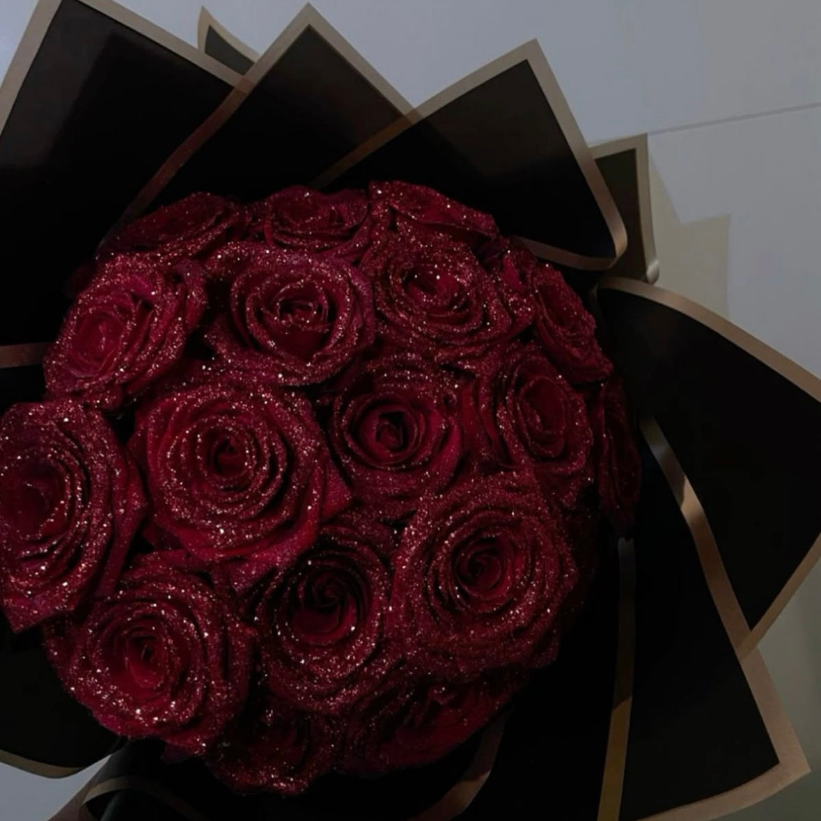 Bouquet de roses fraîches pailletée, livraison express