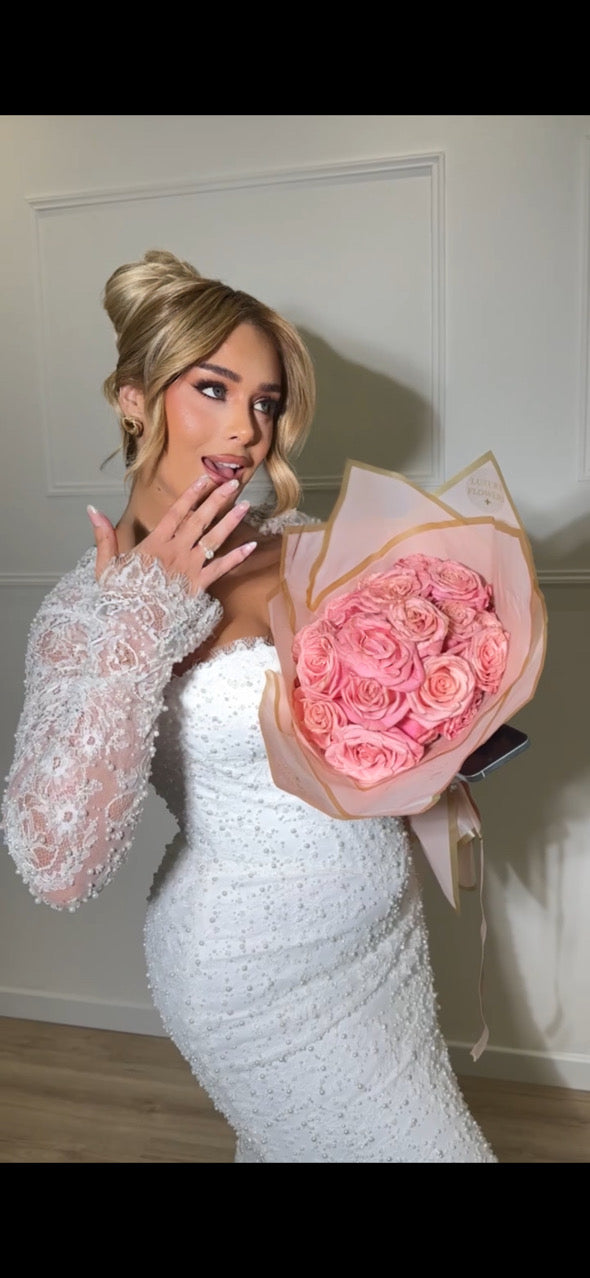 Bouquets de Roses Fraîches| Création Florale sur Mesure LUXURY FLOWERS