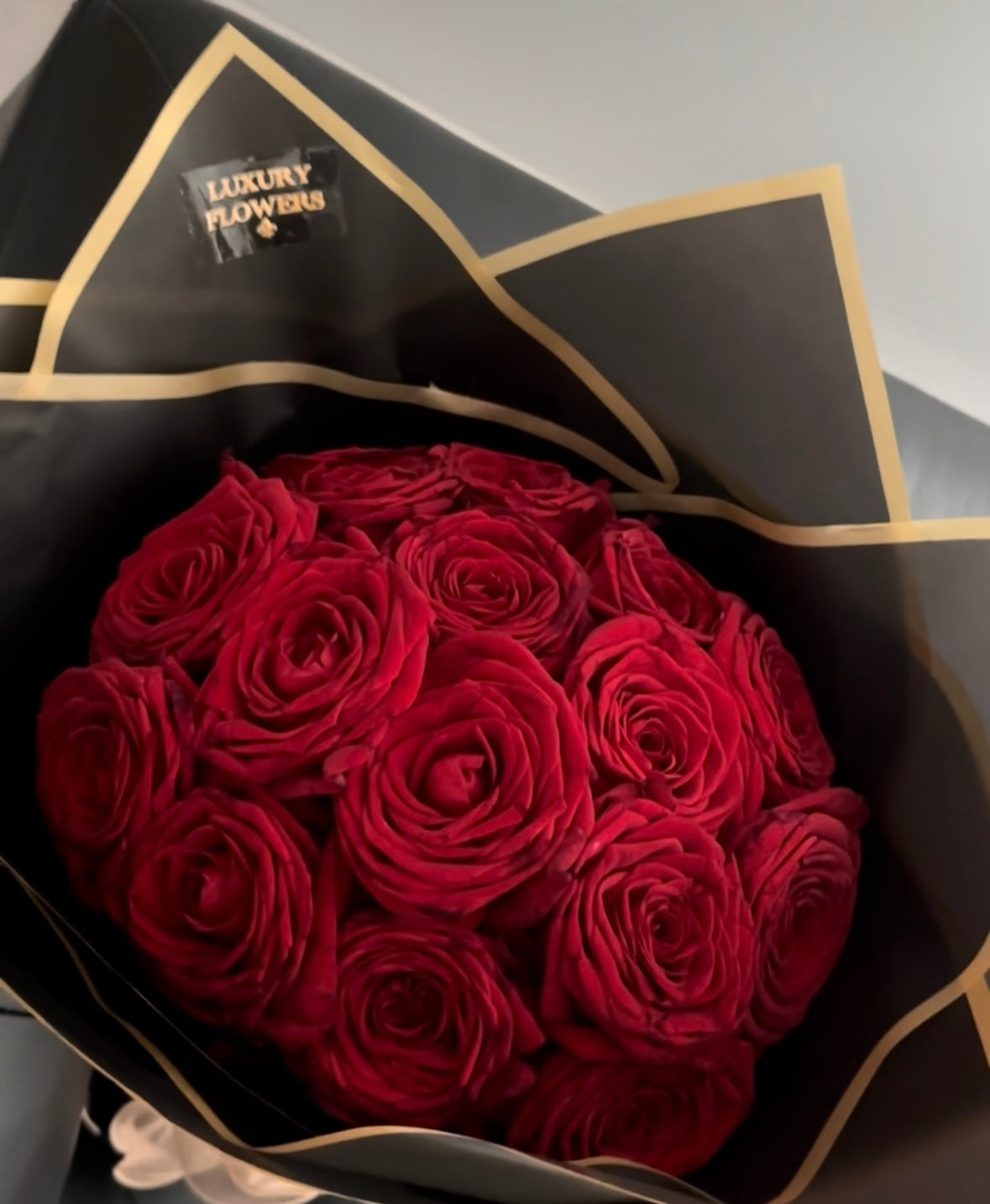 Bouquets de Roses Fraîches| Création Florale sur Mesure LUXURY FLOWERS
